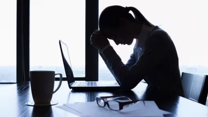 कंपनी में काम करने वाली कर्मचारी की मौत, मां का आरोप—‘वर्कलोड था अधिक’ कंपनी में काम करने वाली कर्मचारी की मौत, मां का आरोप—‘वर्कलोड था अधिक’