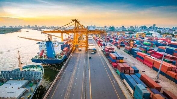 गिरावट के बीच Cochin Shipyard निवेशकों के लिए खुशखबरी!