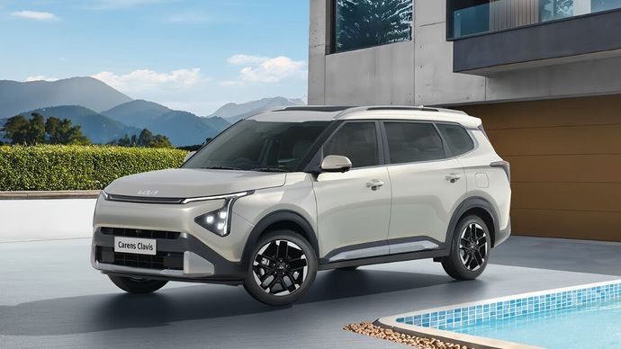 Bookings have opened for the new Kia Carens Clavis. Kia Carens Clavis