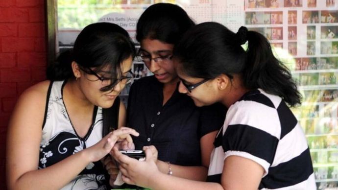 UPSC 2025 Mains Exam And DAF Form Date girls students