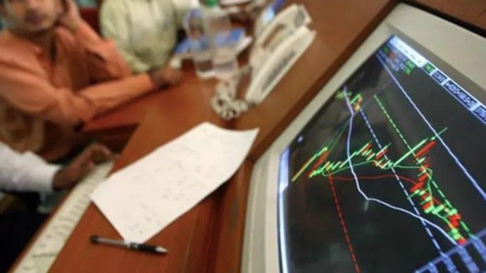 Siemens: The stock advanced 2.85 per cent to reach an intraday high of Rs 3,364 on the Bombay Stock Exchange (BSE) after the announcement. Siemens: The stock advanced 2.85 per cent to reach an intraday high of Rs 3,364 on the Bombay Stock Exchange (BSE) after the announcement.