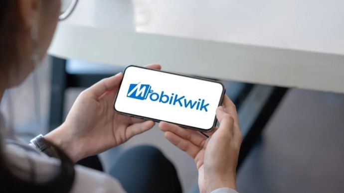 The One Mobikwik Systems IPO was oversubscribed, with bids totaling approximately $4.7 billion, about 120 times the shares offered.