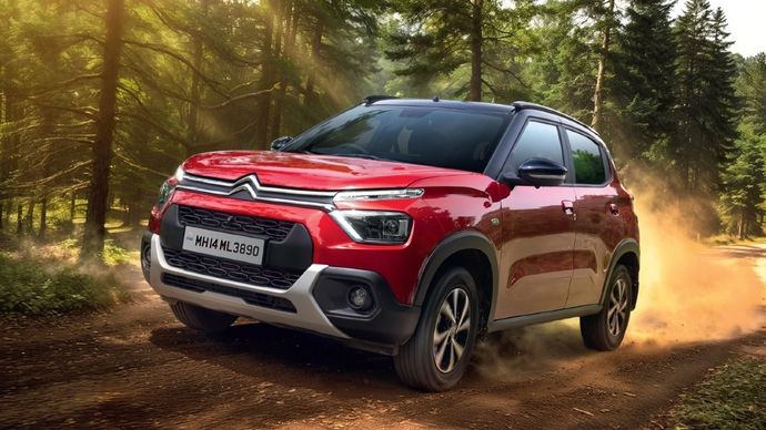 Citroen C3X सेग्मेंट की पहली कार है जिसमें स्पीड लिमिटर के साथ क्रूज कंट्रोल मिल रहा है. Photo: ITG Citroen C3X