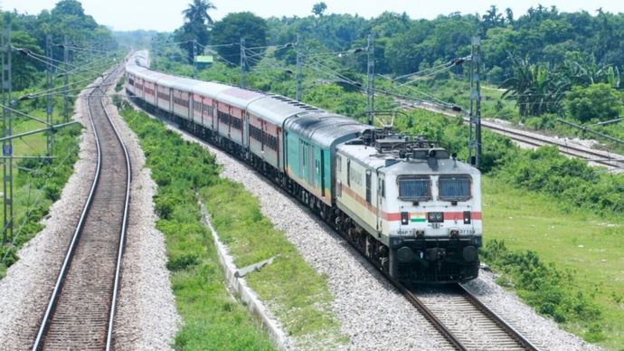 रेलवे कर्मचारियों को दिवाली गिफ्ट