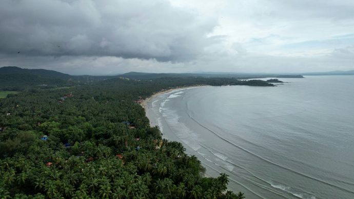 आईआरसीटीसी नॉर्थ और साउथ गोवा घूमने का मौका दे रहा है (Photo: Unsplash) IRCTC Christmas Special Tour Package