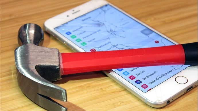 सही टेंपर्ड ग्लास ऐसे खरीदें (Photo: Pixabay) Tempered glass