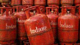 1 मई से LPG नियमों में बड़ा बदलाव संभव! महंगी हो सकती है गैस, बुकिंग पर भी लग सकता है नया लॉक-इन