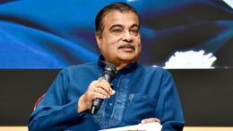 आम लोग नहीं पता कर सकते कार की सही माइलेज...E20 विवाद पर गडकरी का बड़ा जवाब