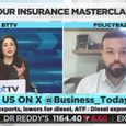 Travel Insurance खरीदने में देर पड़ सकती है भारी, विदेश जाने से पहले जान लें जरूरी नियम