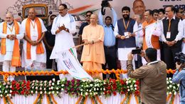 'यह सिर्फ टैक्सी नहीं पूरे भारत की टैक्सी है', Bharat Taxi लॉन्च पर सीएम योगी का बयान