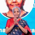 रूसी क्रूड से दूरी बनाना आसान नहीं, वित्त मंत्री निर्मला सीतारमण ने बताया भारत के सामने ऊर्जा सुरक्षा की चुनौती