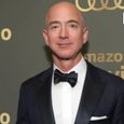 AI से आसान हो जाएगी जिंदगी या बढ़ेगा नौकरी जाने का खतरा? Jeff Bezos के नए दावे ने खड़े किए कई सवाल