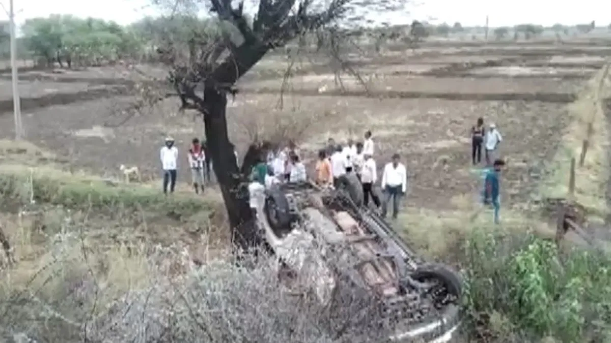 रायसेन: भैंस को बचाने के चक्कर में पलट गई स्कॉर्पियो, 6 बच्चों समेत 8 लोग हुए घायल NewsTak