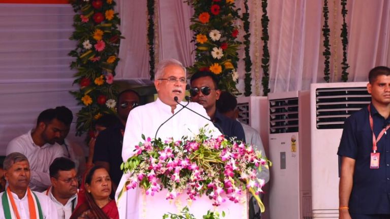 BJYM कार्यकर्ताओं के विरोध के बीच बोले भूपेश बघेल- ED और IT बीजेपी के दो विंग भूपेश बघेल- ED और IT बीजेपी के दो विंग