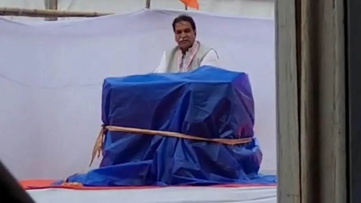 मंच के बाहर बैठ राजेश मूणत ने सुना PM मोदी का भाषण! कांग्रेस ने कहा- ये तो घनघोर बेइज्जती NewsTak
