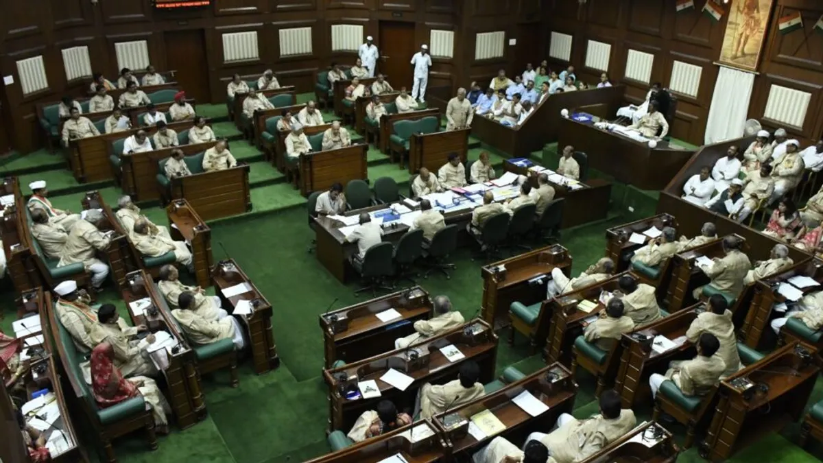छत्तीसगढ़ विधानसभा सत्र: सदन में गूंजा ‘न्यूड प्रदर्शन’ का मुद्दा, भाजपा बोली- सरकार ने युवाओं को नग्न होने पर किया मजबूर NewsTak