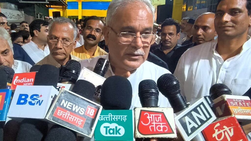 अमृत भारत स्टेशन योजना पर सीएम बघेल का निशाना, कहा- कहीं रेलवे स्टेशन को निजी हाथों में न सौप दे मोदी सरकार NewsTak