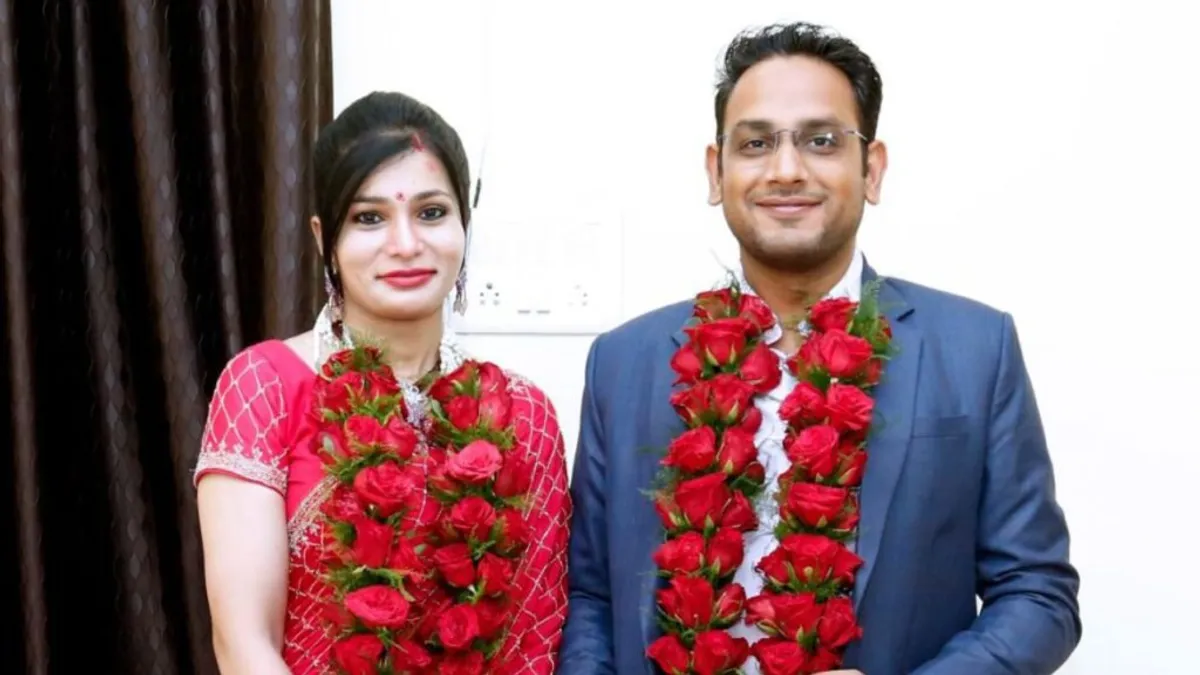 छत्तीसगढ़: महज 2000 रुपए के खर्चे में हो गई IPS और IAS की शादी, जमकर हो रही तारीफ NewsTak