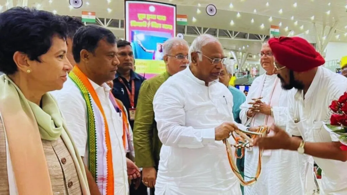 छत्तीसगढ़ चुनाव: आज ‘भरोसे का सम्मेलन’ में शामिल होंगे खड़गे; जानें क्यों है यह कांग्रेस का बड़ा दांव NewsTak