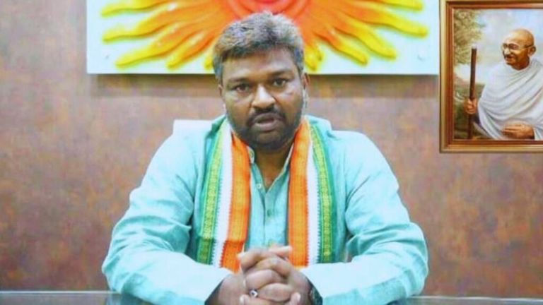 छत्तीसगढ़: कांग्रेस प्रदेश सचिव छेड़छाड़ के मामले में गिरफ्तार; जानें कौन है आरोपी विकास सिंह NewsTak