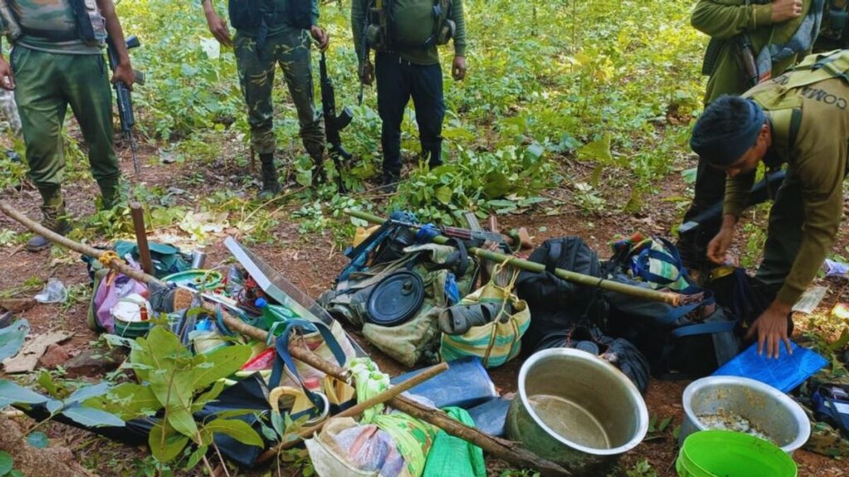 कांकेर: पुलिस और नक्सलियों के बीच मुठभेड़, दो नक्सली ढेर, हथियार बरामद NewsTak