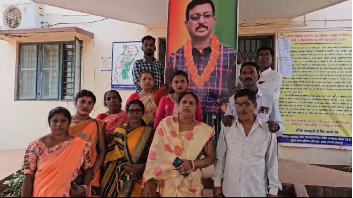 Chhattisgarh News: पखांजूर नगर पंचायत में अविश्वास प्रस्ताव पर हुई वोटिंग, कांग्रेस पार्षदों ने कर दिया बड़ा खेला! NewsTak