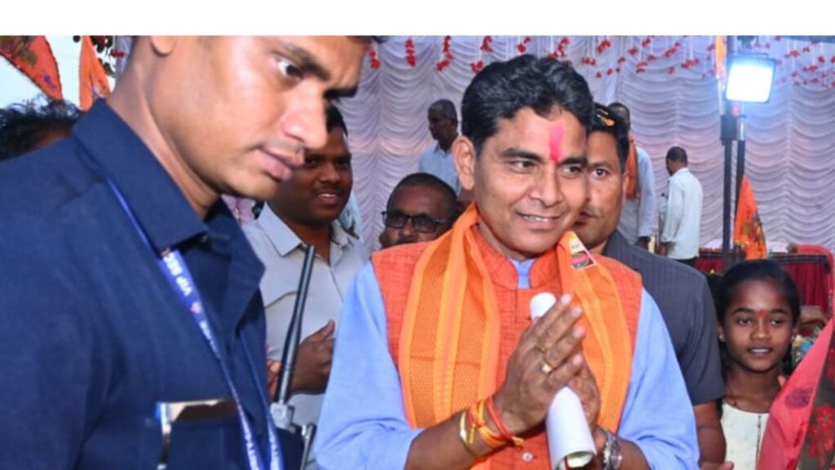 Chhattisgarh Politics: अकबर के अंगने में आए राम, गंगाजल पर बढ़ गया विवाद; जानें क्या है माजरा NewsTak