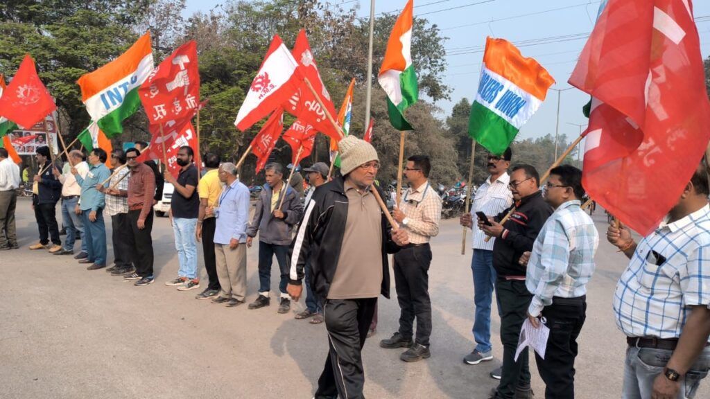 देश किसका: किसानों ने बढ़ा दी किसकी मुसीबत? चुनाव में होगा ‘खेला’ NewsTak