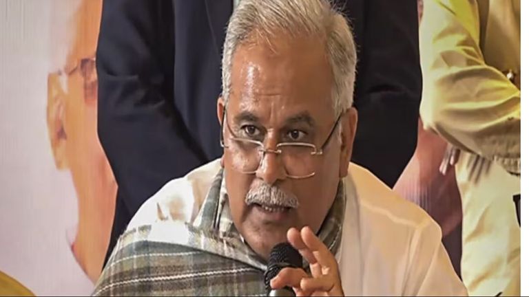 गरीब किसानों के साथ हुआ बड़ा धोखा, बीजेपी सरकार पर भड़के भूपेश बघेल छत्तीसगढ़ के पूर्व मुख्यमंत्री और राजनांदगांव लोकसभा सीट से कांग्रेस के प्रत्याशी भूपेश बघेल