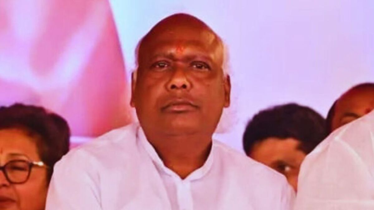 Lok Sabha Elections 2024: टिकट मिलते ही विवादों में आए चिंतामणि महाराज, अब क्या करेगी बीजेपी? NewsTak