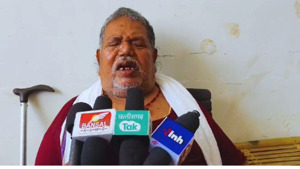 Chhattisgarh News: हेमचंद मांझी ने किया पद्मश्री लौटाने का ऐलान, नक्सलियों ने दी है बड़ी धमकी! पद्मश्री पुरस्कार से सम्मानित हेमचंद मांझी