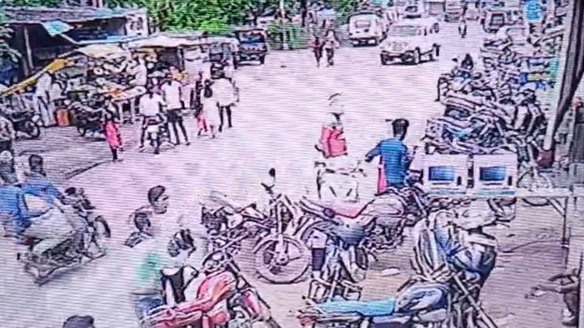 CG Crime News: 20 साल की युवती को बार-बार चाकू से घोंपा, ऑनलाइन मंगवाया था हथियार, वीडियो आया सामने CG Crime News