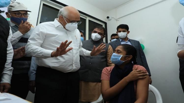 15-18 साल तक के बच्चों का वैक्सीनेशन शुरू