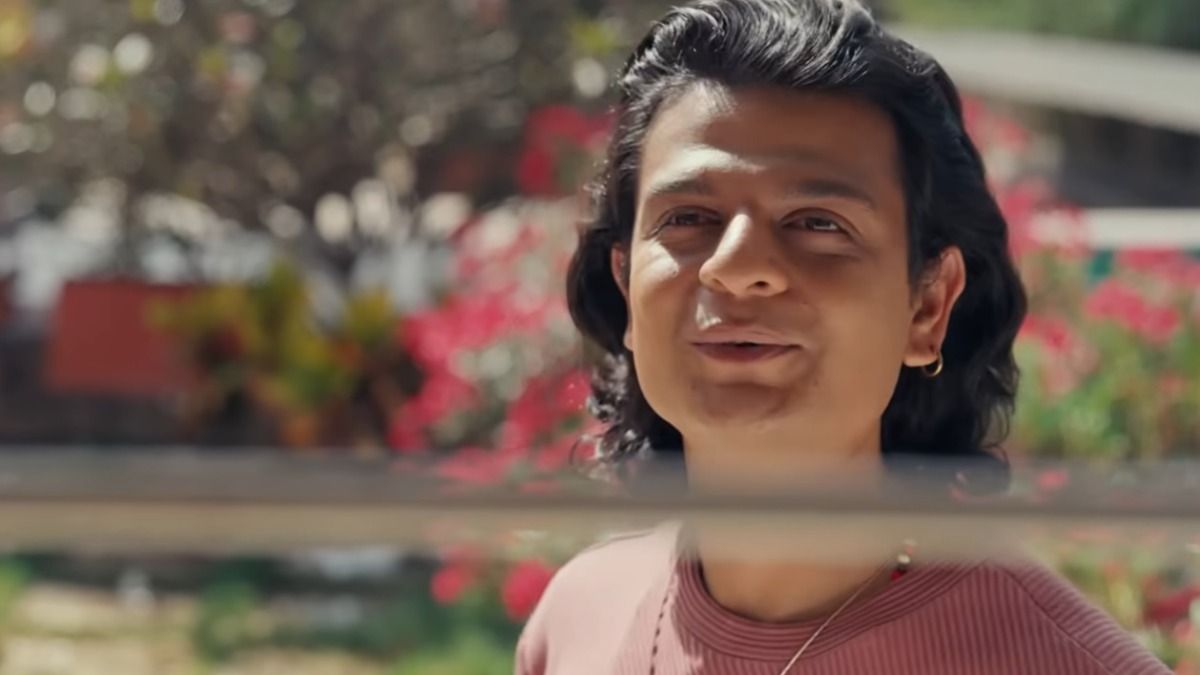 Laalo Krishna Sada Sahaayate