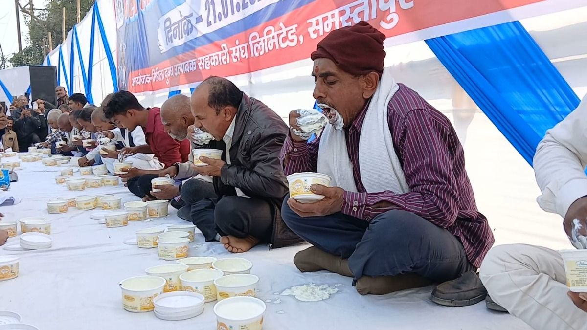 आयोजन में बड़ी संख्या में दर्शक जुटे.