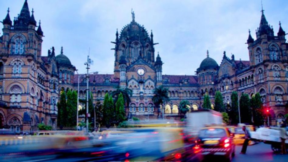 मुंबई का छत्रपति शिवाजी टर्मिनल (फोटो- गैटी इमेज) मुंबई का छत्रपति शिवाजी टर्मिनल (फोटो- गैटी इमेज)