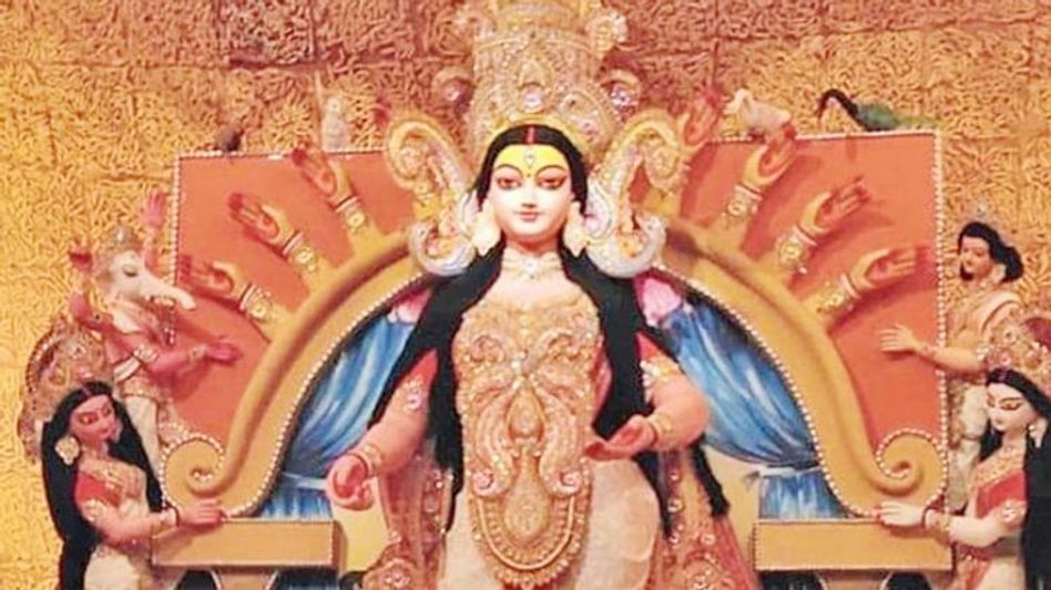 कोलकाता में मुस्लिम समाज की मदद से फिर शुरू हुई कोलकाता में मुस्लिम समाज की मदद से फिर शुरू हुई