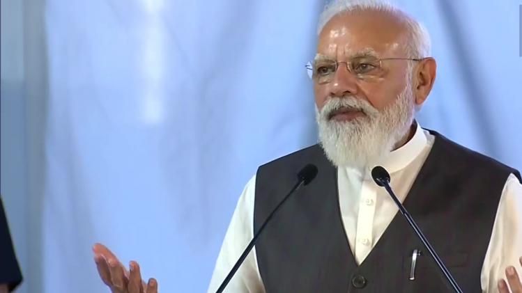 ऋषिकेश एम्स में पीएम मोदी