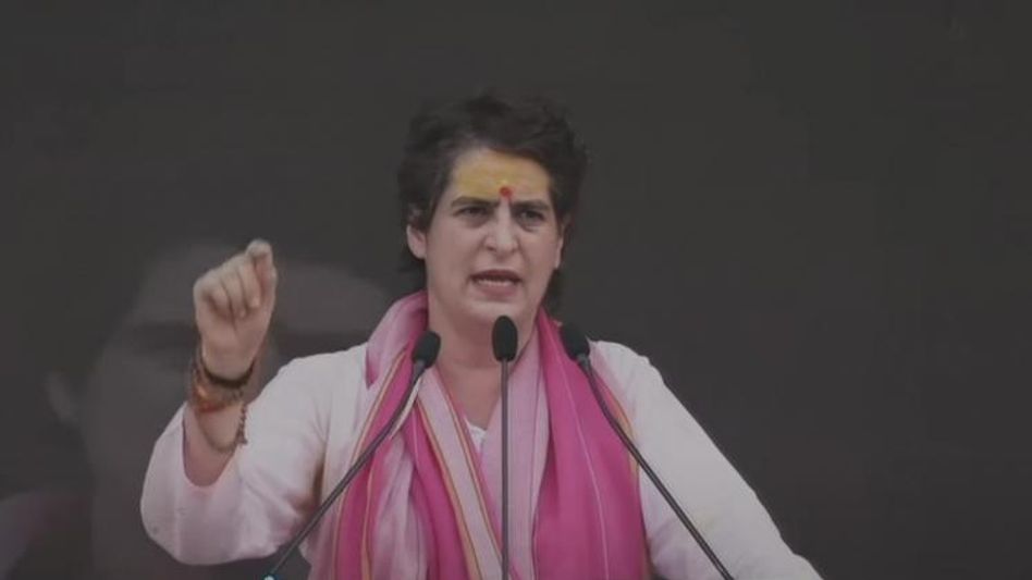 'किसान न्याय' रैली में प्रियंका गांधी 'किसान न्याय' रैली में प्रियंका गांधी