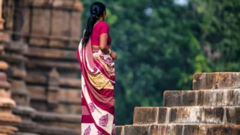 37 साल बाद परिवार से मिली महिला (सांकेतिक तस्वीर) 37 साल बाद परिवार से मिली महिला (सांकेतिक तस्वीर)