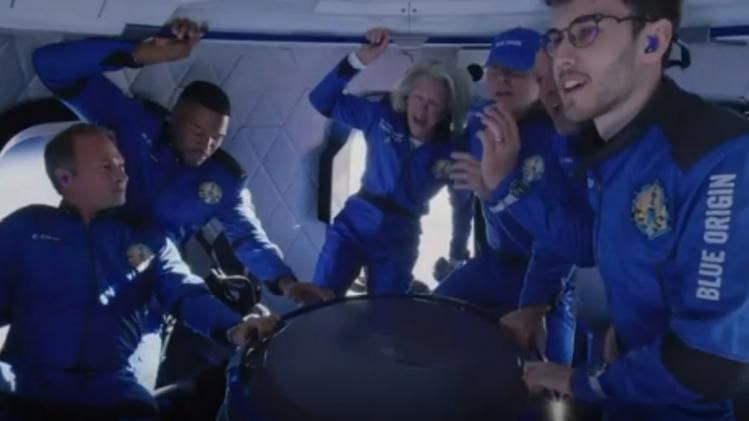 ब्लू ओरिजिन की तीसरी अंतरिक्ष उड़ान. फोटो- @blueorigin