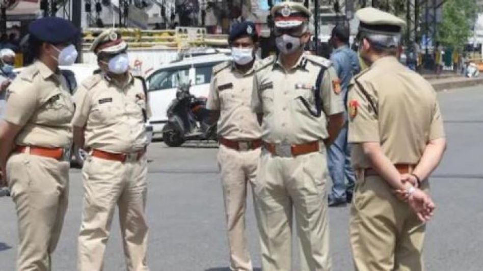 इंदौर-भोपाल में पुलिस कमिश्नर प्रणाली का नोटिफिकेशन जारी इंदौर-भोपाल में पुलिस कमिश्नर प्रणाली का नोटिफिकेशन जारी