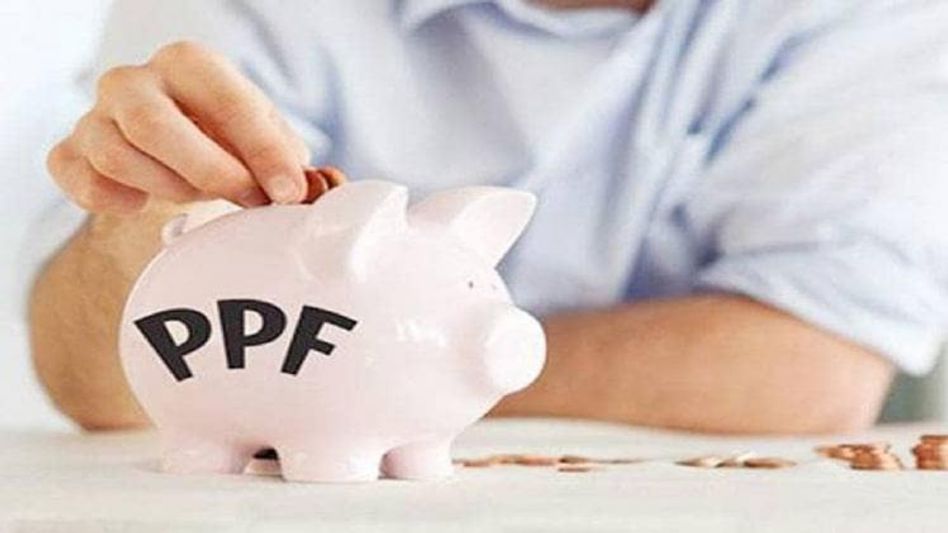 PPF अकाउंट के काफी फायदे हैं. PPF अकाउंट के काफी फायदे हैं.