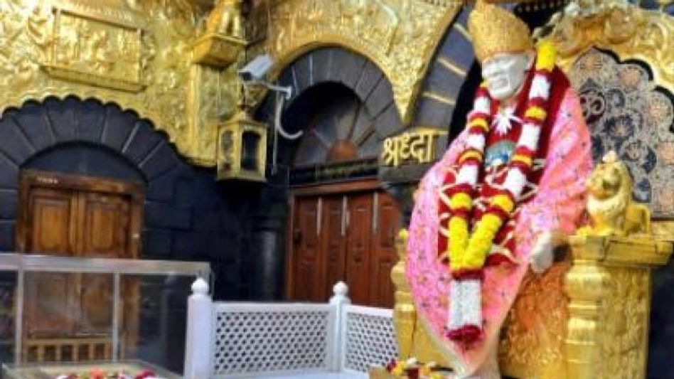 कोविड प्रतिबंधों के चलते रात में बंद रहेगा शिरडी साईं बाबा मंदिर कोविड प्रतिबंधों के चलते रात में बंद रहेगा शिरडी साईं बाबा मंदिर