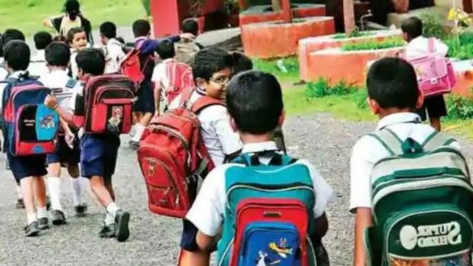 Year ender 2021: कोरोना महामारी का शिक्षा पर असर Year ender 2021: कोरोना महामारी का शिक्षा पर असर