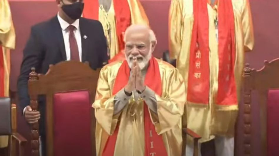 PM Narendra Modi in convocation ceremony of IIT Kanpur PM Narendra Modi in convocation ceremony of IIT Kanpur