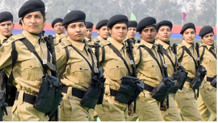 महिला कमांडो