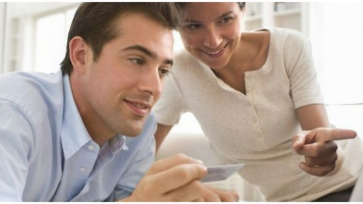 डेबिट कार्ड का इस्ते माल करते समय रखें खास ख्याल