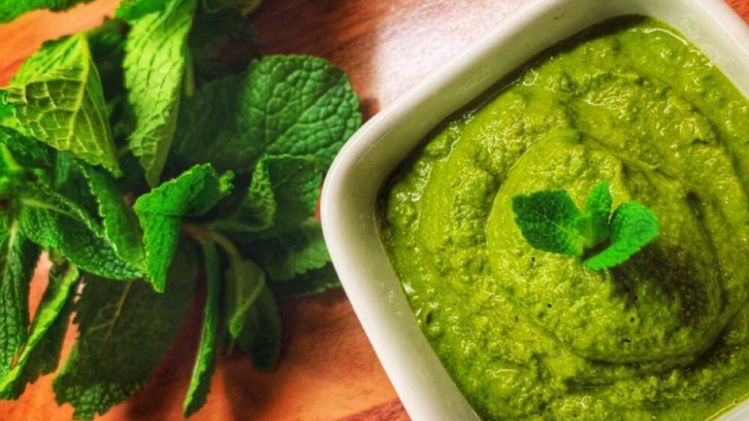 Green Chutney (Credits: Bhojapatra)