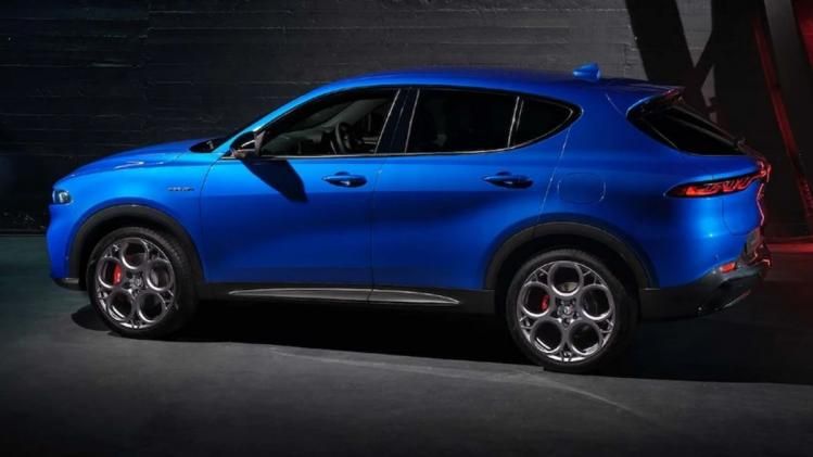 अल्फा रोमियो टोनेल हाइब्रिड एसयूवी लॉन्च